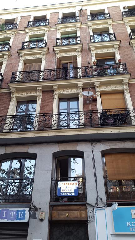 Hostal Casa De Huespedes Marisol Madrid Extérieur photo